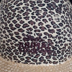 NEW WITH TAGS DISNEY'S ANIMAL KINGDOM STRAW HAT WITH LEOPARD PRINT BANDANA